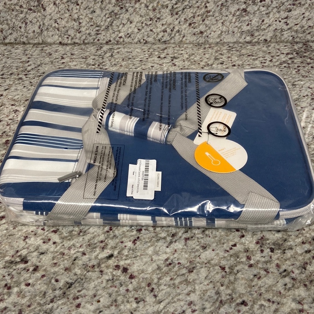 Luncia Insulated Casserole Tote